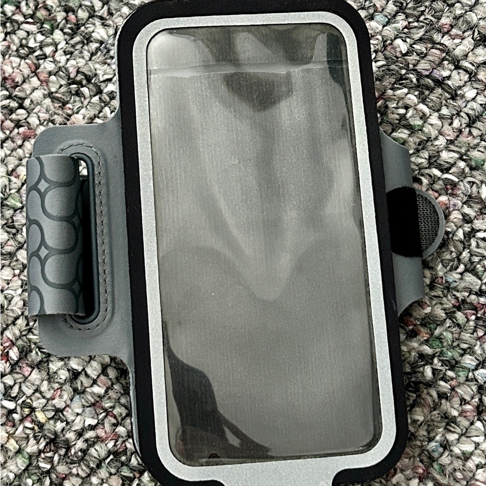 iHome Phone Armband – Small/Medium Size